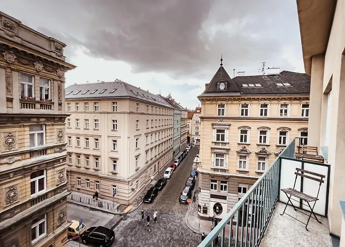 Turnkey I Vintage Terrace Apartment