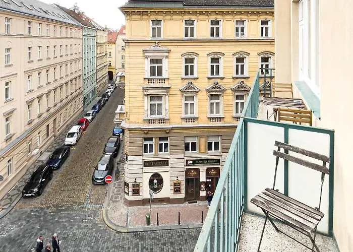 Turnkey I Vintage Terrace Apartment